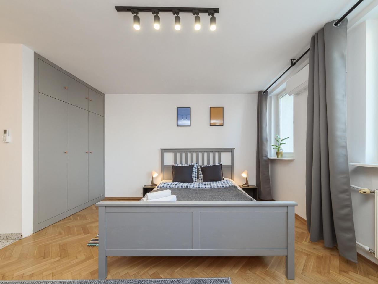 Lägenhet Metro Onz Apartment/warsaw